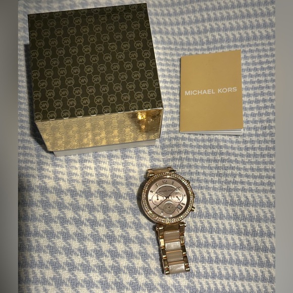 Michael Kors Parker Rose Gold-Tone Blush Acetate Watch - Picture 4 of 6